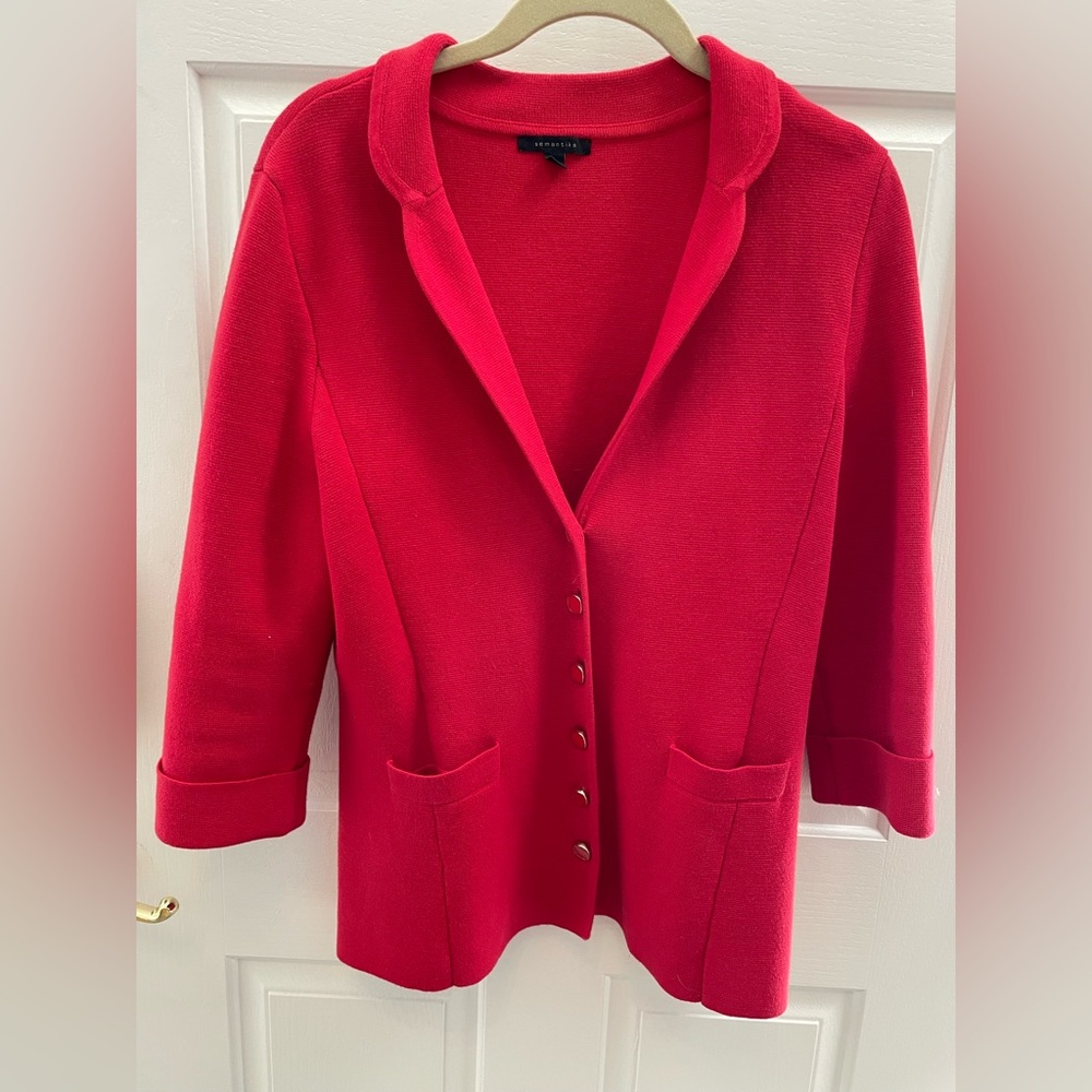 True red sweater/jacket in an luxe twill knit, ready for Valentine’s Day!